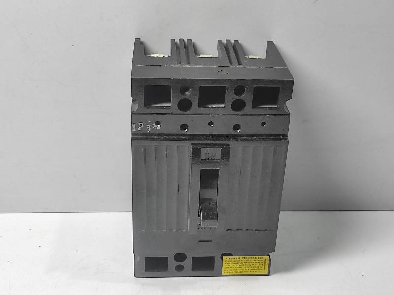 GE TEB132040WL 40A Circuit Breaker