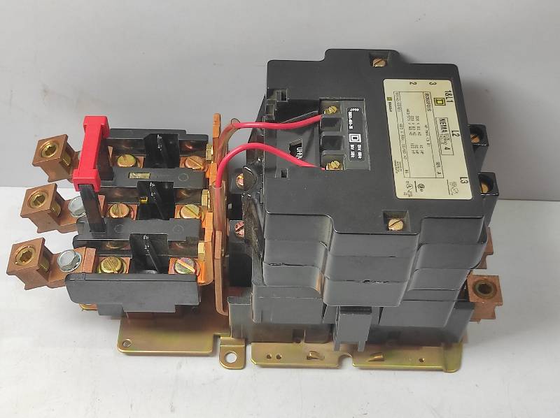 Square D 8536SFO1V02S Ser A AC Magnetic Nema Size 4 Strarter