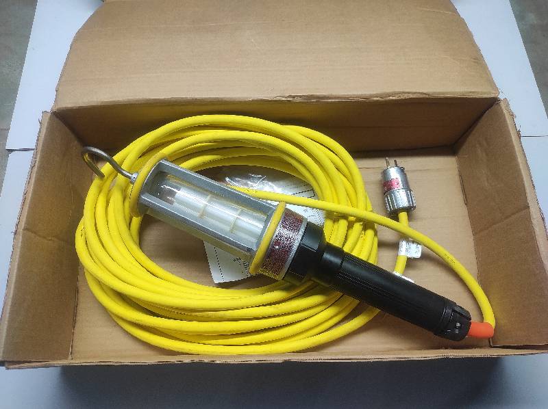 Ericson 2550 Hand Lamp 26W Fluor Hazardous Location W/50’ Cord & UGP-15231