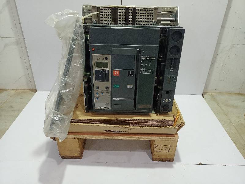 Schneider Electric Masterpact NT16 H2 Circuit Breaker 338857 Drawout NS-NT06-16 Door Frame