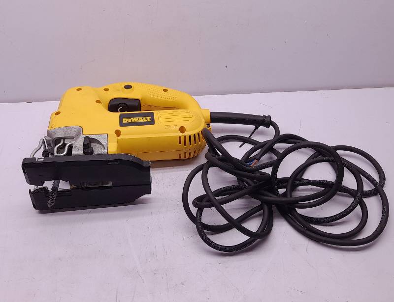 DeWalt DW341-GB Jigsaw 230V~ Type 3 50Hz 2.5A 550W No 0-3100min ? 85mm