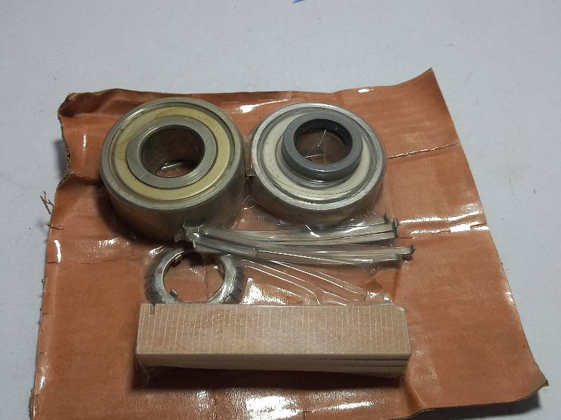 NSK 6207Z  BEARINGS  MADE IN JAPAN 