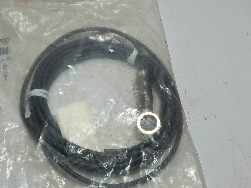 BALLUFF BHS002H  BES 516-300-S240-D-PU-03 PROXIMITY SWITCH SENSOR