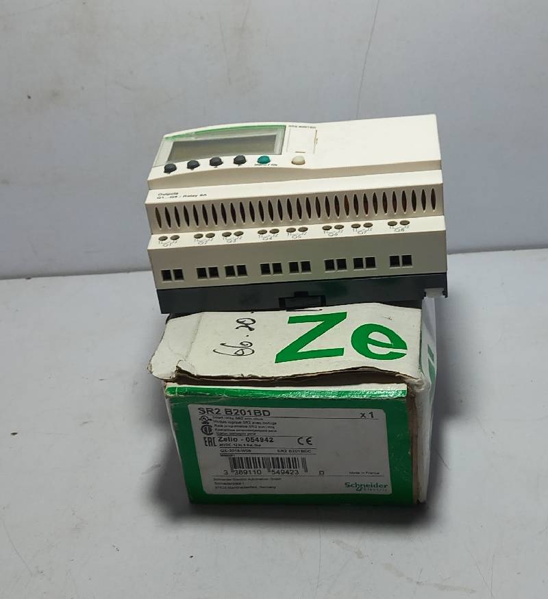 Schneider Zelio SR2 B201BD Smart Relay SR2 With Clock Power 24VDC 6W