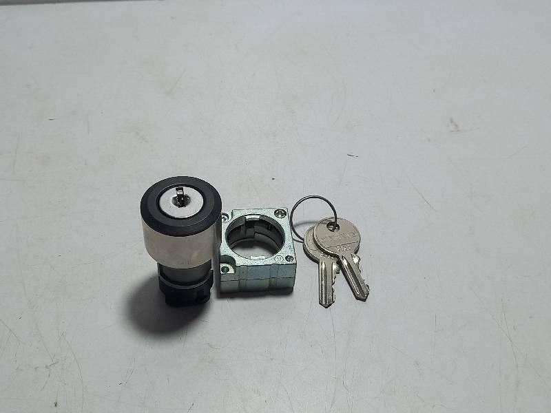 Siemens 3SB35004BD01 Key Operated Switch