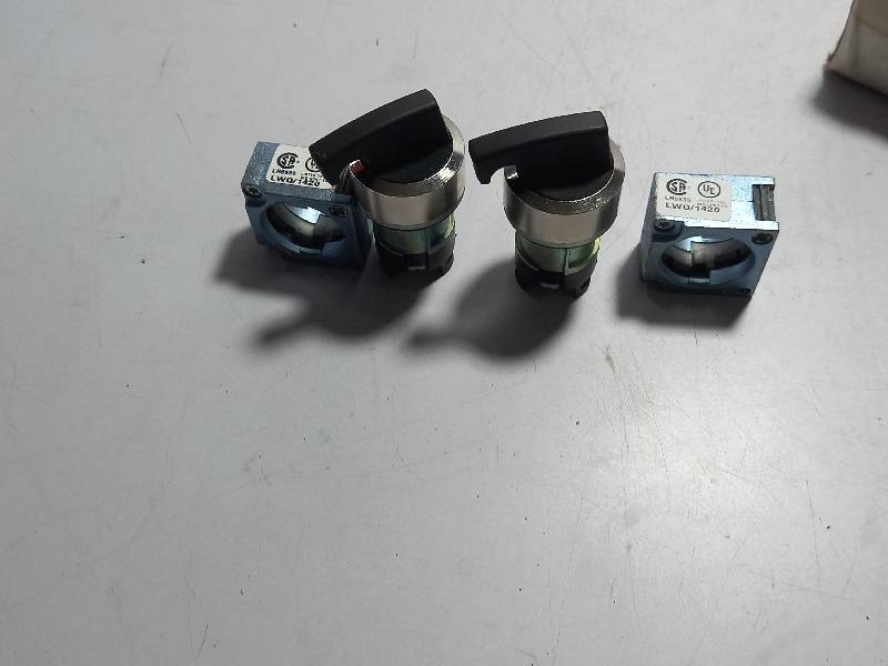 Siemens 3SB35003PA11 Selector Switch