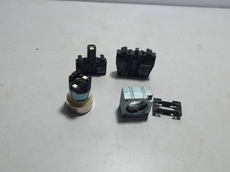 Siemens 3SB36550AA31 Illuminated Flat Pushbutton