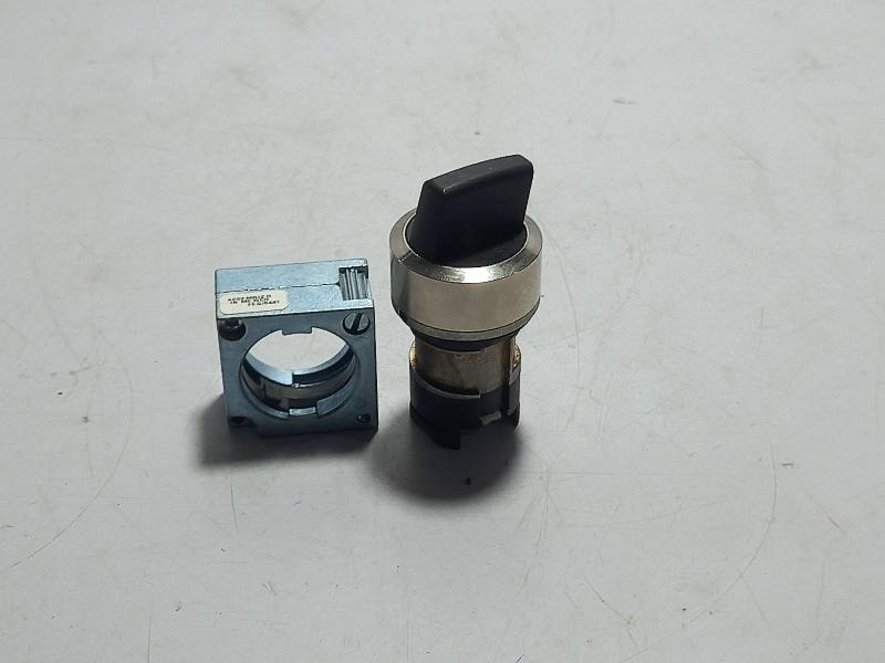 Siemens 3SB35003PA11 Selector Switch