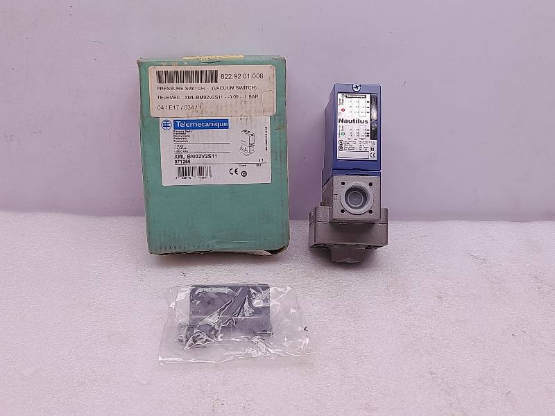 TELEMECANIQUE  XML BM02V211 PRESSURE SWITCH  1-0bar  14.5- 0 psi  100-0 Kpa