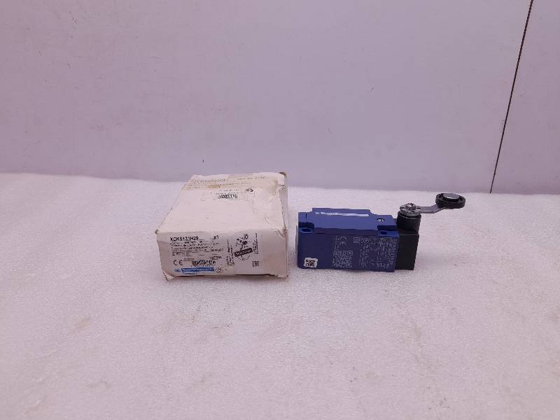 Telemecanique XCKS131H29 Limit Switch  500V,6Kv  AC-15 240V 3A