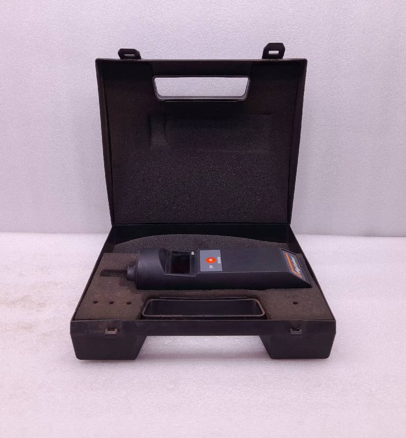 DIGITAKER 9004.001  MICROCOMPUTER OPTICAL TACHOMETER WITH CASE  Range: 0-2000rpm