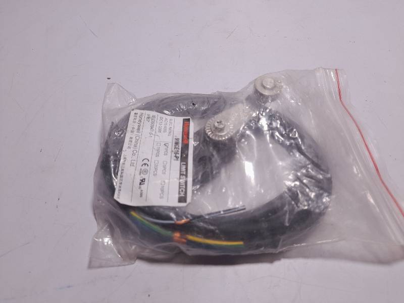 Honeywell 91MCE16-P1 Limit Switch  AC15 A300  DC13 Q300  91MCE16P1