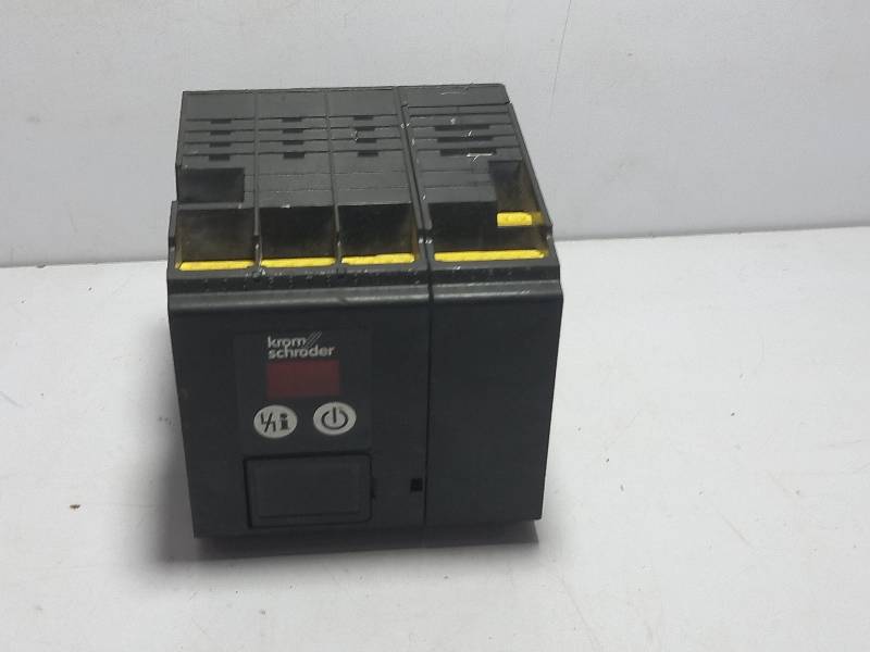 Krom Schroder LM BCU 570Y/WF1 Burner Control Unit / 200/230VAC / 56/60 Hz