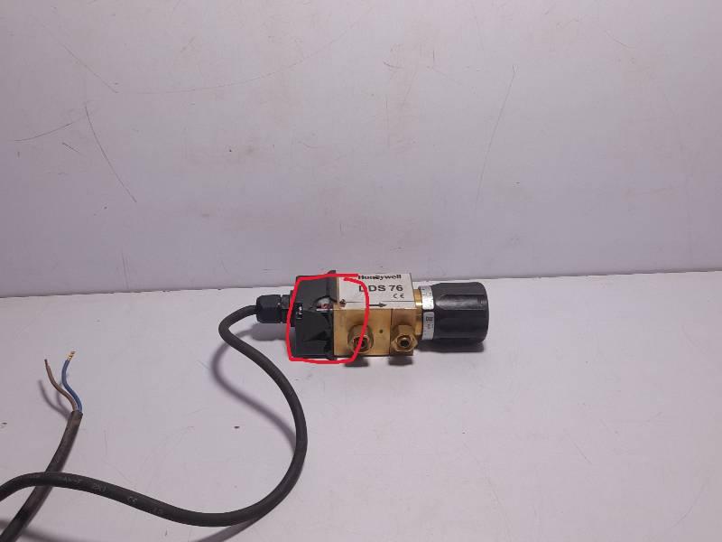 Honeywell DDS 76 Differential Pressure Switch / DDS76