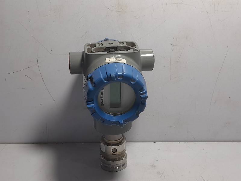 Honeywell 50049716C201 Pressure Transmitter / C602020SN2H / 5G982A