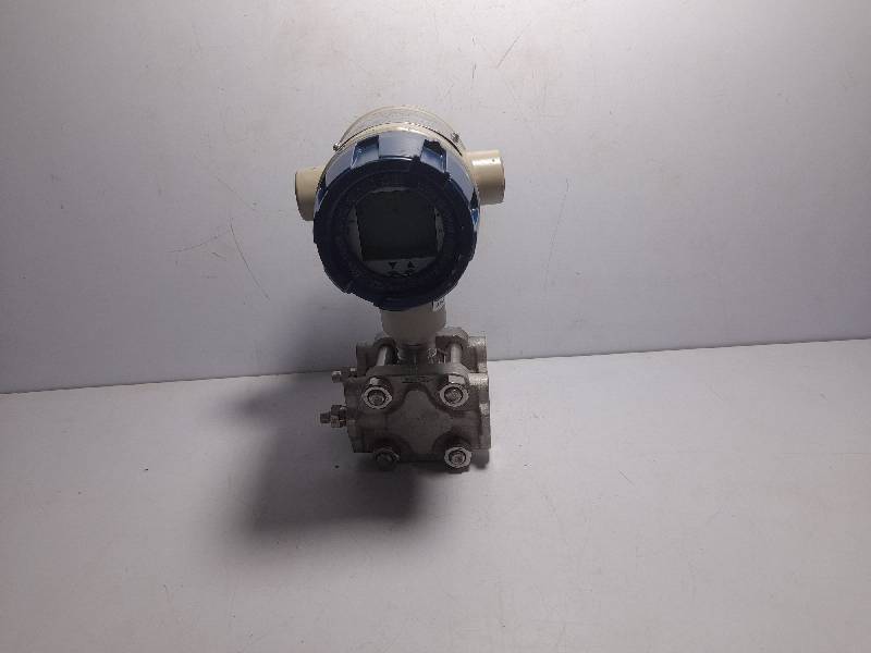 Honeywell ST 3000 Smart Pressure Transmitter / -20 to 400 InH2o / ST3000