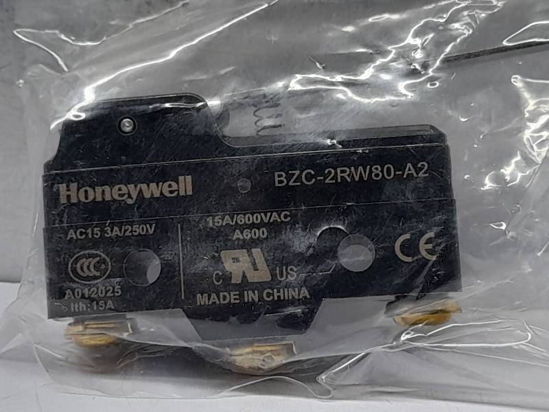 Honeywell BZC-2RW80-A2 Micro Switch / AC15 3A/250V / 15A/600VAC A600 /BZC2RW80A2