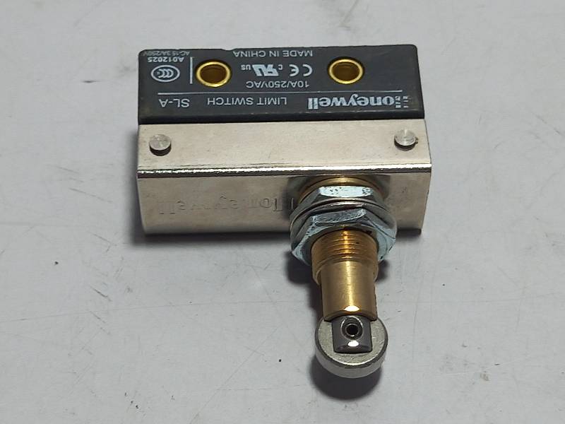 Honeywell SL-A Limit Switch / 10A/250VAC / A012025 / AC-15 3A/250V / SLA