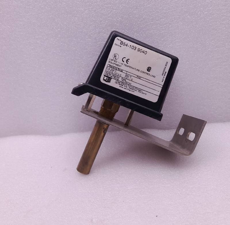 United Electric B54-103 9040  Temperature Controller 15A 480VAC