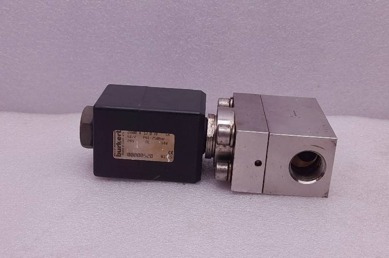 Burkert 00000520  NC Solenoid Valve  2400A 24V  1-250bar 14W